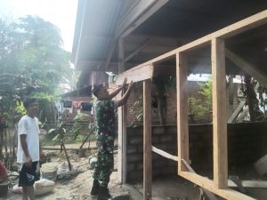 Rehab Rumah Sasaran Serbuan Ter, Warga Merasa Senang TNI Sangat Peduli