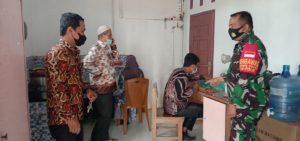 Sertu Rex Harmodi Cuaca Tak Menentu, Ajak Warga bersihkan lingkungan