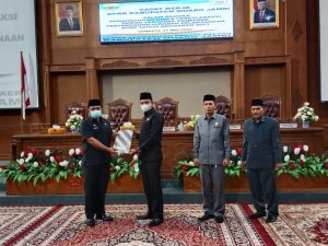 Pandangan Fraksi Dewan Muaro Jambi, Soroti Kinerja Direktur PDAM