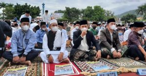 Ketua DPRD H Fajran Sholat Id 1443 H Bersama Pemkot Sungai Penuh