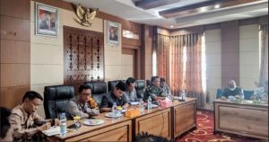 Ketua DPRD Fajran Rapat Bersama Forkopimda Terkait Permasalahan Sampah