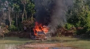 Tim Gabungan Musnahkan Peti di Area Bandara Bungo