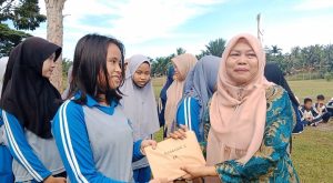 Dari 40 Siswa SMPN 38, Ada Seorang Tak Lulus, Ini Kata Kepala Sekolah