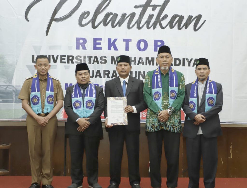 Rektor UMMUBA Resmi Dilantik, Wabup Bungo Ucapkan Selamat