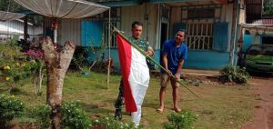 Babinsa Syafarudin : Kita Tidak Disuruh Perang, Hanya Untuk Kibarkan Bendera