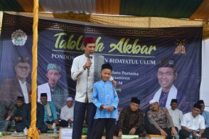 Ceramah di Ponpes Bidayatul Ulum, UAS Ajak Masyarakat Bersedekah