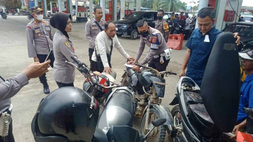 AKBP Fitria Mega Cek SPBU di Tebo Tengah, Pasca Kenaikan Harga BBM