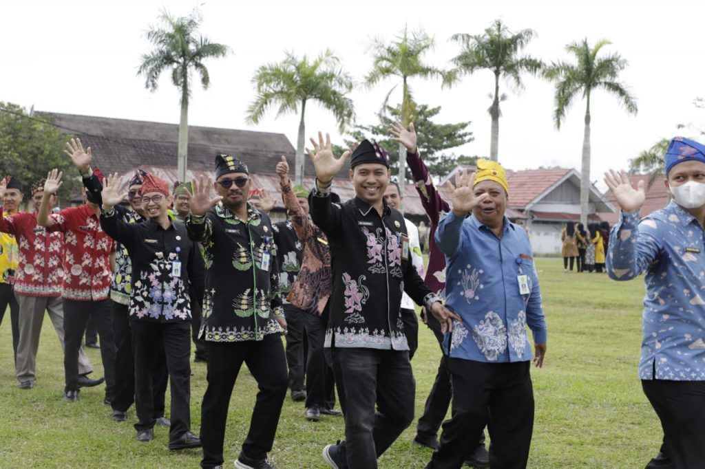 Peringati Hari Batik Nasional, Pemkab Bungo Gelar Parade Batik