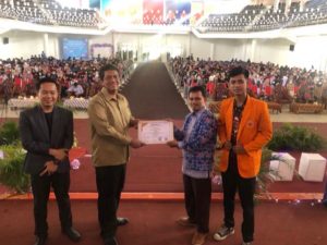 Kemas Alfarabi dan Youtuber Fiki Naki Menjadi Pemateri Seminar Physics Star