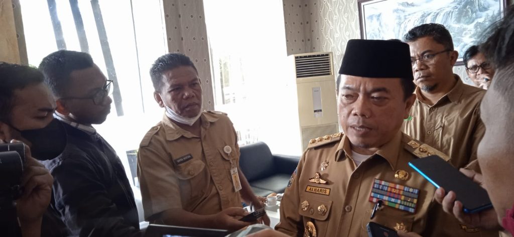 Antisipasi Inflasi Al Haris Minta Bupati dan Wali Kota Wajibkan ASN Konsumsi Beras Lokal