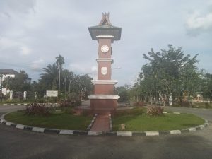 Terkesan Tak Terawat, Tugu Jam Pemkab Muaro Jambi Tak Berfungsi Lagi