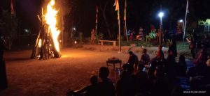 Semangat Sumpah Pemuda Remaja Wirotho Agung Nyalakan Api Unggun