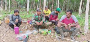 Antisipasi Karhutla, Sertu Wianto Ajak Petani Tak membakar Sampah di Kebun