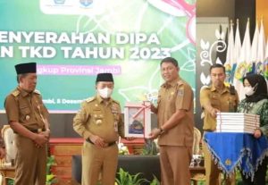 Wabup Tanjab Barat Bersama Gubenur Jambi Hadiri Giat DIPA dan TKD 2023