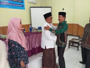 Perpisahan Camat Maro Sebo Diwarnai Isak Tangis