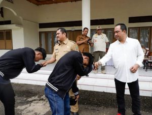 Mashuri Lepas Tim Sepak Bola Bungo Berlaga di Gubernur Cup