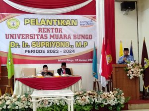 Mewakili Bupati Bungo, Asisten III Setda Hadiri Pelantikan Rektor UMB