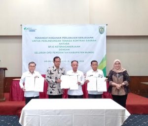 Lindungi Tenaga Kontrak Daerah, BPJS Ketenagakerjaan dan Pemkab Bungo Teken Kerjasama