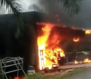 Bengkel Motor dan Satu Unit Mobil Hangus Terbakar 