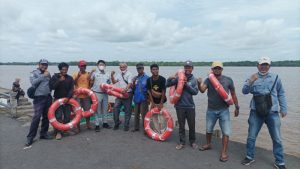 Penyerahan Life Bouy Kepada PT Sawerigading Utama Sakti Jasa Raharja Fasilitas Keselamatan