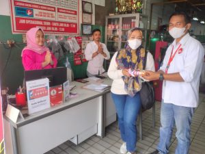 Valentine Day, Honda Bagi-Bagi Coklat Gratis