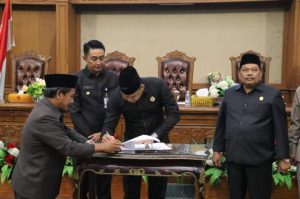 DPRD Muaro Jambi Gelar Rapurna Pendapat Akhir Fraksi