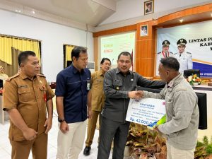 BPJamsostek Bersama Bupati Bungo Serahkan Santunan Kematian dan Kecelakaan Kerja