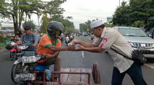 Berkah Ramadhan, DPD JOIN Bungo Bagikan Takjil Gratis ke Warga