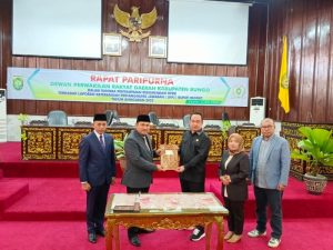 Bupati dan Wabup, Hadiri Paripurna Penyampaian Rekomendasi Terhadap LKPJ Tahun Anggaran 2022