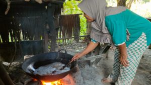 Cukupi Kebutuhan  Keluarga, Petani Aren di Bungo Berharap Ada Bantuan Pemerintah