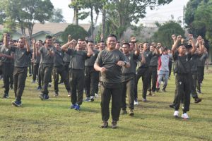 Danrem 042/Gapu Pimpin Olahraga Bersama Di Mayonif Raider 142/KJ