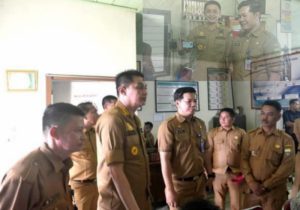 Pj Bupati Didampingi Disdukcapil Tinjau Perekaman KTP-el