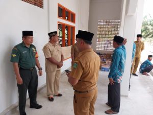 Babinsa Sertu Rex Harmodi Rajut Silaturahmi dengan Perangkat Desa