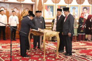 Gubernur Jambi Lantik 13 Pejabat Eselon II