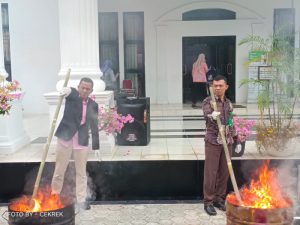 Wabup Apri Ikut Pemusnahan Barang Bukti di Kejari Bungo