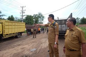 Macet Akibat Truk Baru Bara Terguling, Pj Bupati Bachyuni Turun Urai Kemacetan