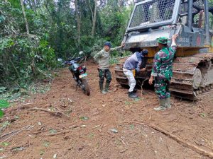 Agar Pekerjaan Berjalan Lancar, Satgas TMMD Cek Kesehatan Alat Berat