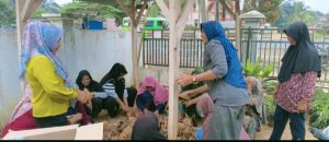 Jelang Lomba Toga, PKK Perintis Jaya Gelar Goro
