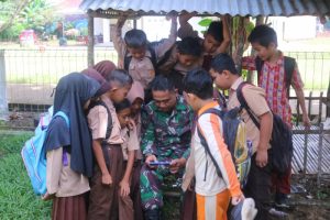 Satgas TMMD Semakin Dekat dengan Anak anak