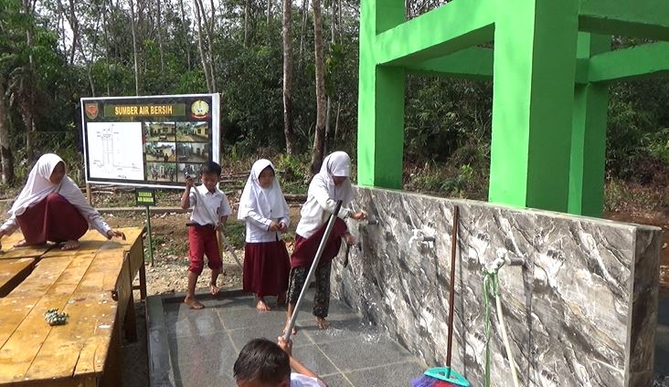 Peran Sekolah dalam Menanamkan Pendidikan Karakter bagi Siswa