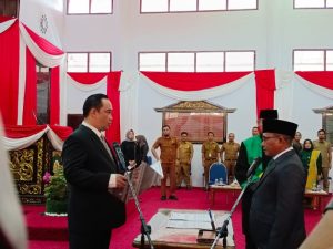 Jumiwan Aguza Pimpin Pengambilan Sumpah PAW Murdianto Fraksi PBB