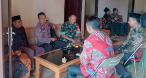 Babinsa Sukarman : Mari Pastikan Rumah Aman, Saat Ditinggal Tarawih