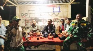 Awas Saat Sholat Tarawih, Babinsa Eko Ajak Warga Amankan Kendaraannya
