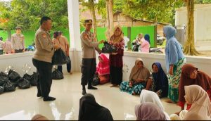 Peduli Sesama, Polres Tebo Bantu Sembako Warga Tak Mampu