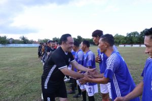 Jumiwan Aguza Hadir dan Ikut Main Pada Pembukaan Piala ASKAB PSSI Bungo