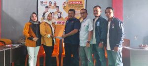 Martunis Ambil Formulir Pendaftaran Cakada di DPC Hanura Bungo