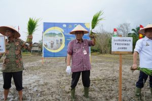 Wagub Sani Apresiasi Sekolah Lapang Iklim (SLI) Operasional, Bantu Petani Dengan Ilmu Pengetahuan