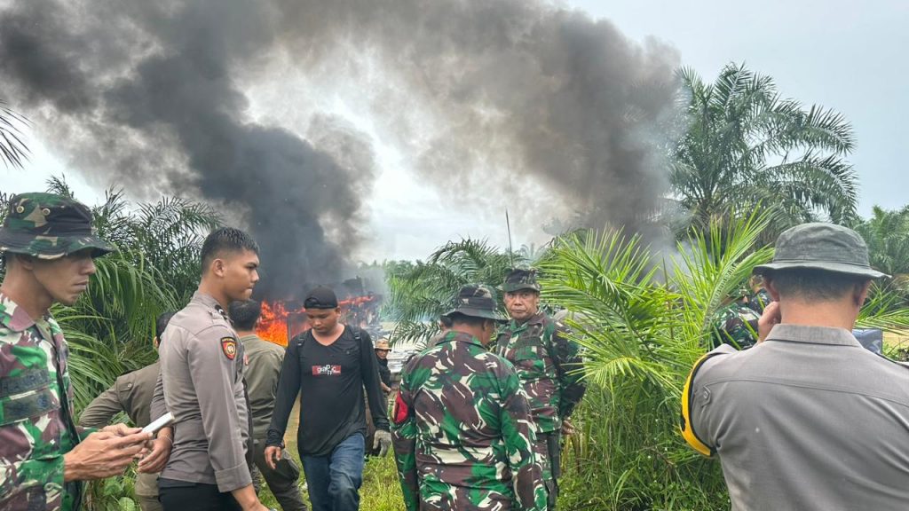 Razia Peti, Tim Gabungan Musnahkan Puluhan Rakit dan Mesin