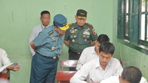Laksdya TNI Dadi Hartono dan Mayjen TNI Rafael Tinjau Seleksi Catar Akademi TNI