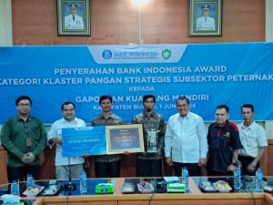 Bupati Bungo Dampingi BI Perwakilan Jambi, Serahkan Penghargaan Bank Indonesia Award